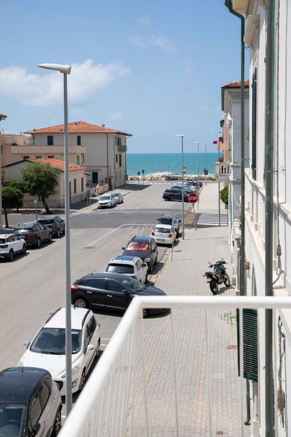 Villetta Stile Liberty A Marina Di Pisa Exteriör bild