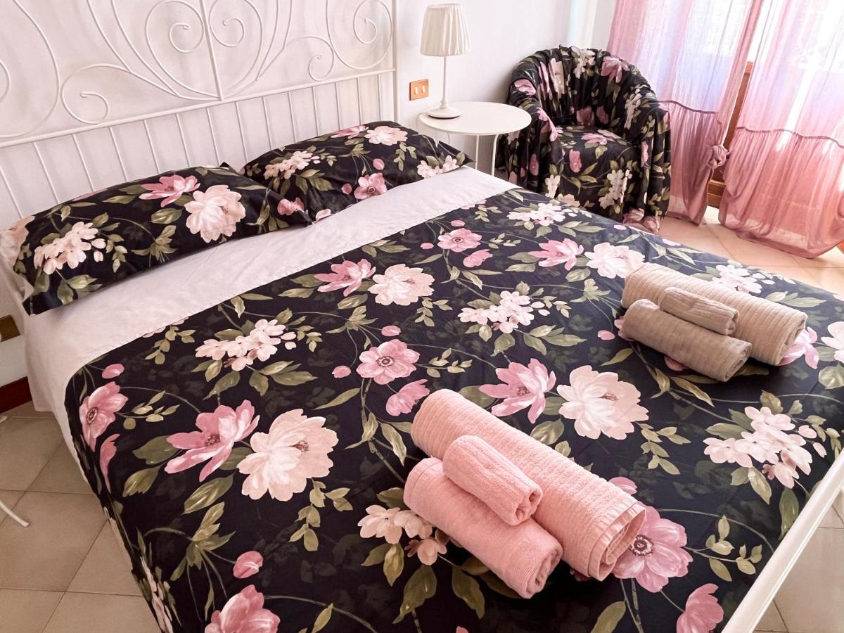 Villetta Stile Liberty A Marina Di Pisa Exteriör bild
